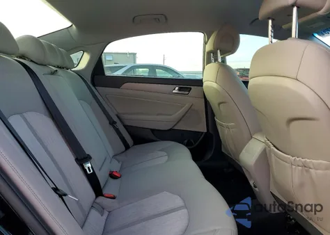 2016 Hyundai Sonata Hybrid z USA, uszkodzony, nr VIN KMHE24L18GA030326